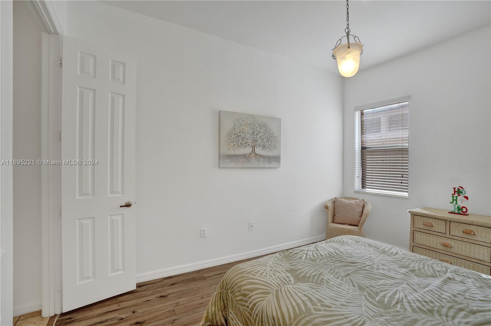 RESERVE AT HUNTINGTON 174 - Residential