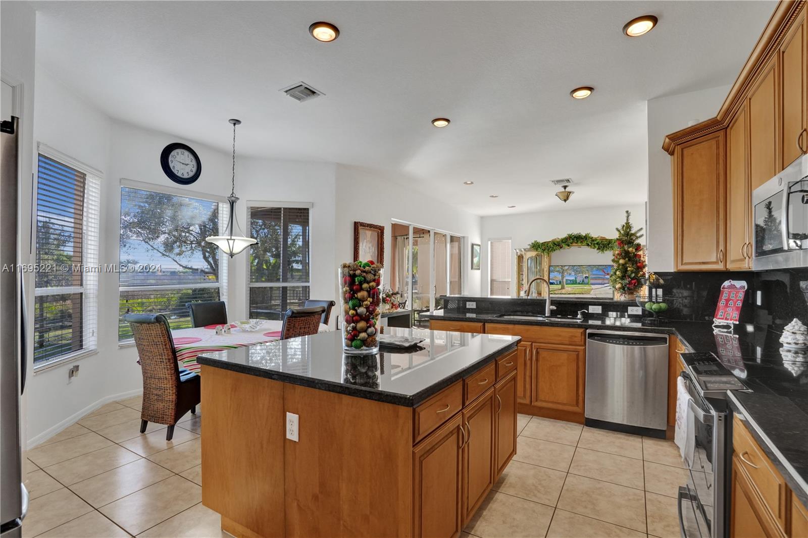 RESERVE AT HUNTINGTON 174 - Residential