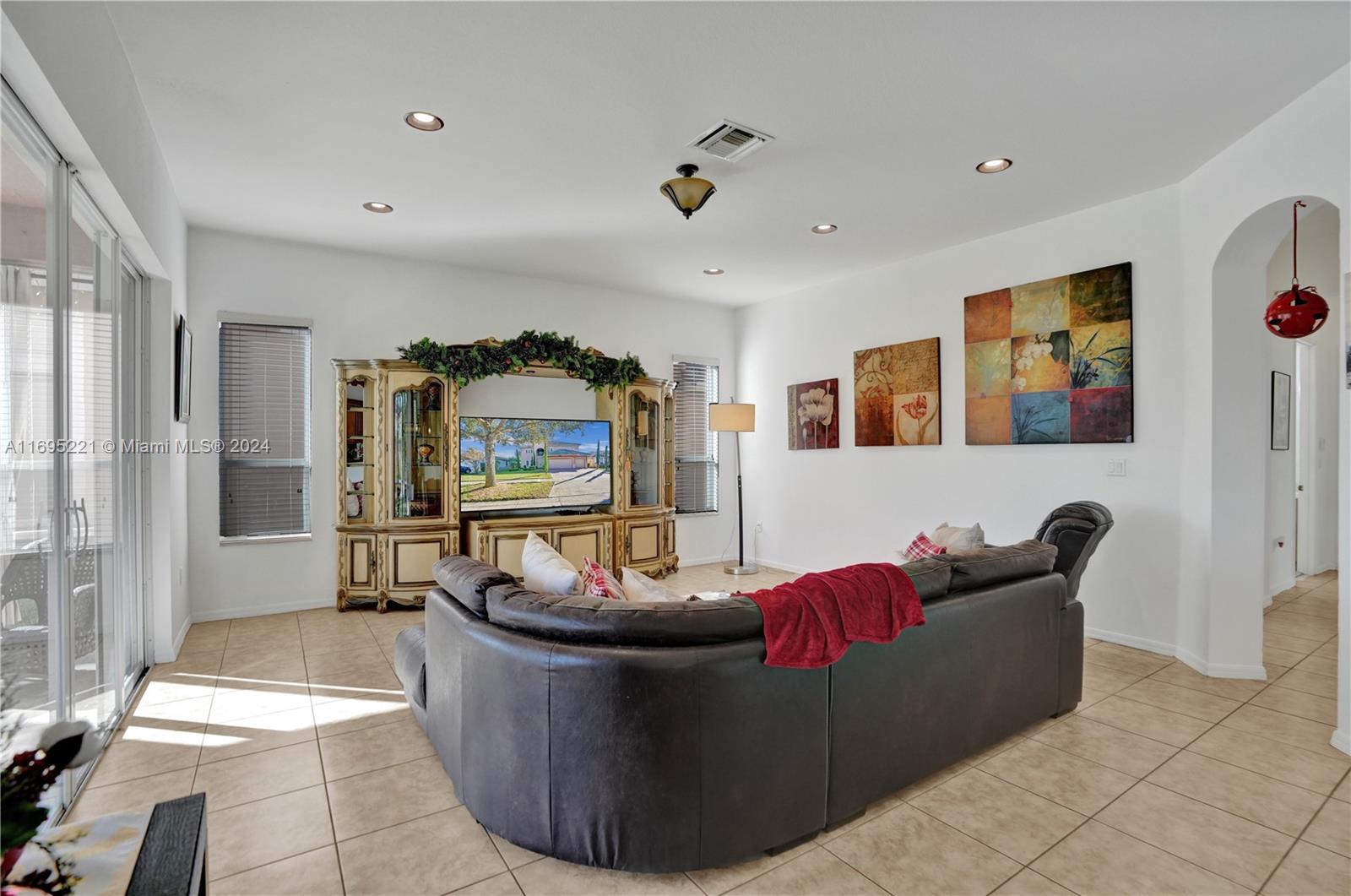 RESERVE AT HUNTINGTON 174 - Residential