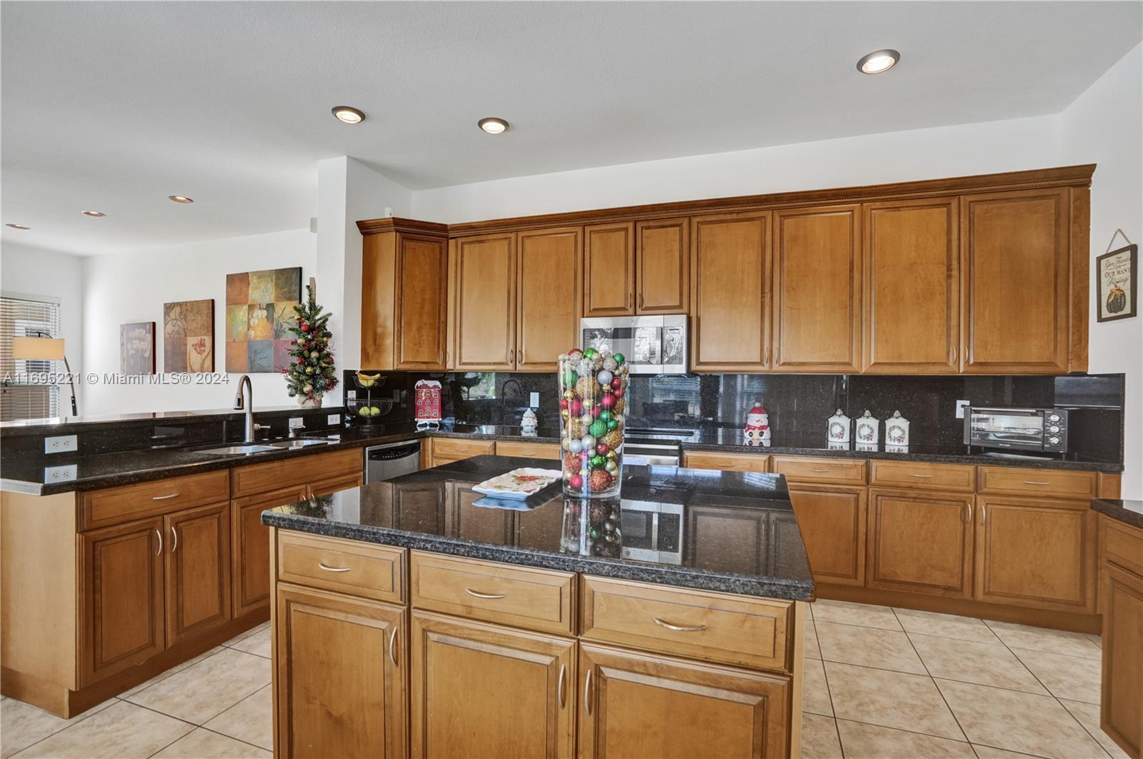 RESERVE AT HUNTINGTON 174 - Residential