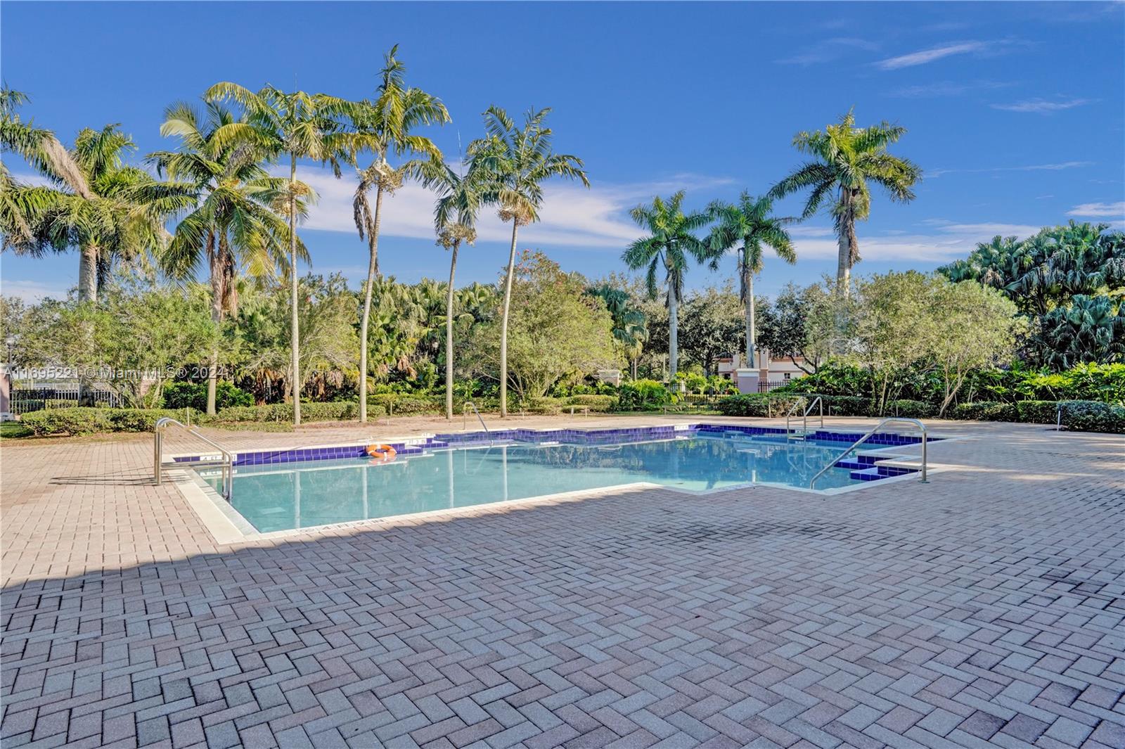 RESERVE AT HUNTINGTON 174 - Residential