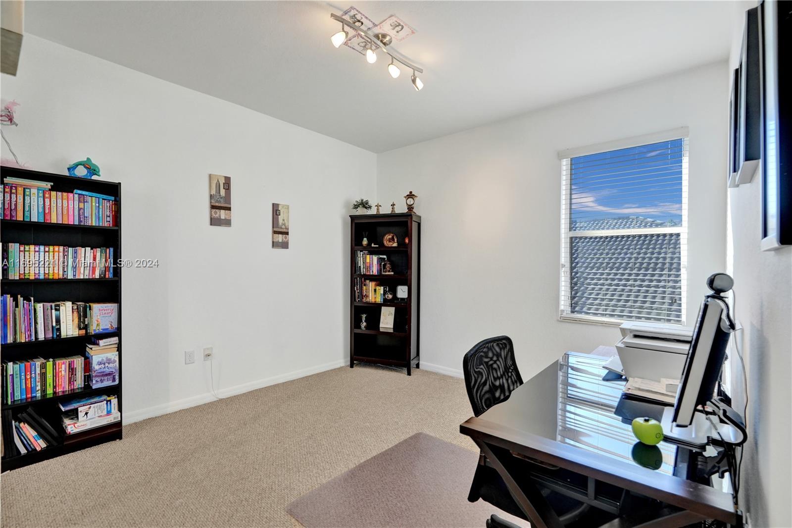 RESERVE AT HUNTINGTON 174 - Residential