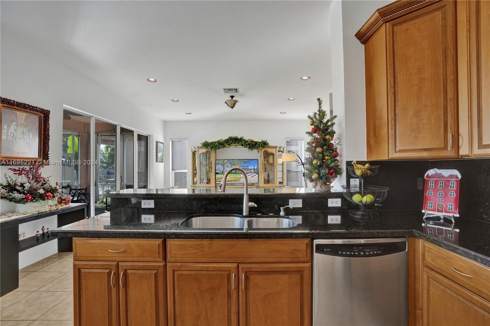 RESERVE AT HUNTINGTON 174 - Residential