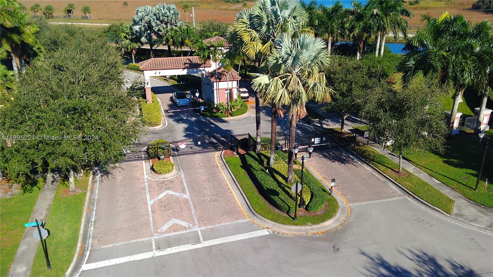 RESERVE AT HUNTINGTON 174 - Residential