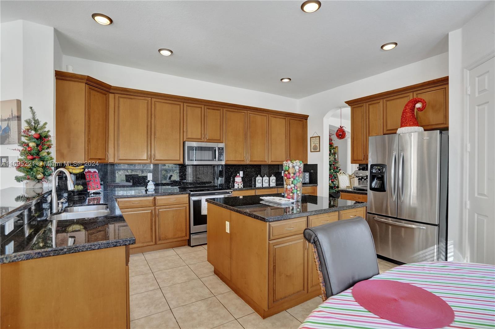 RESERVE AT HUNTINGTON 174 - Residential