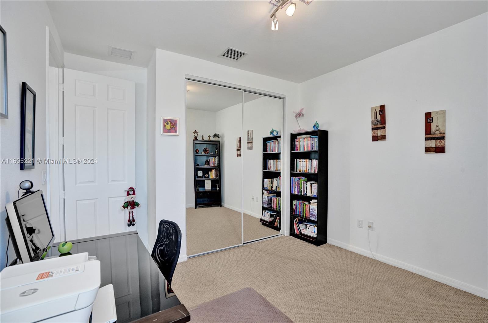 RESERVE AT HUNTINGTON 174 - Residential