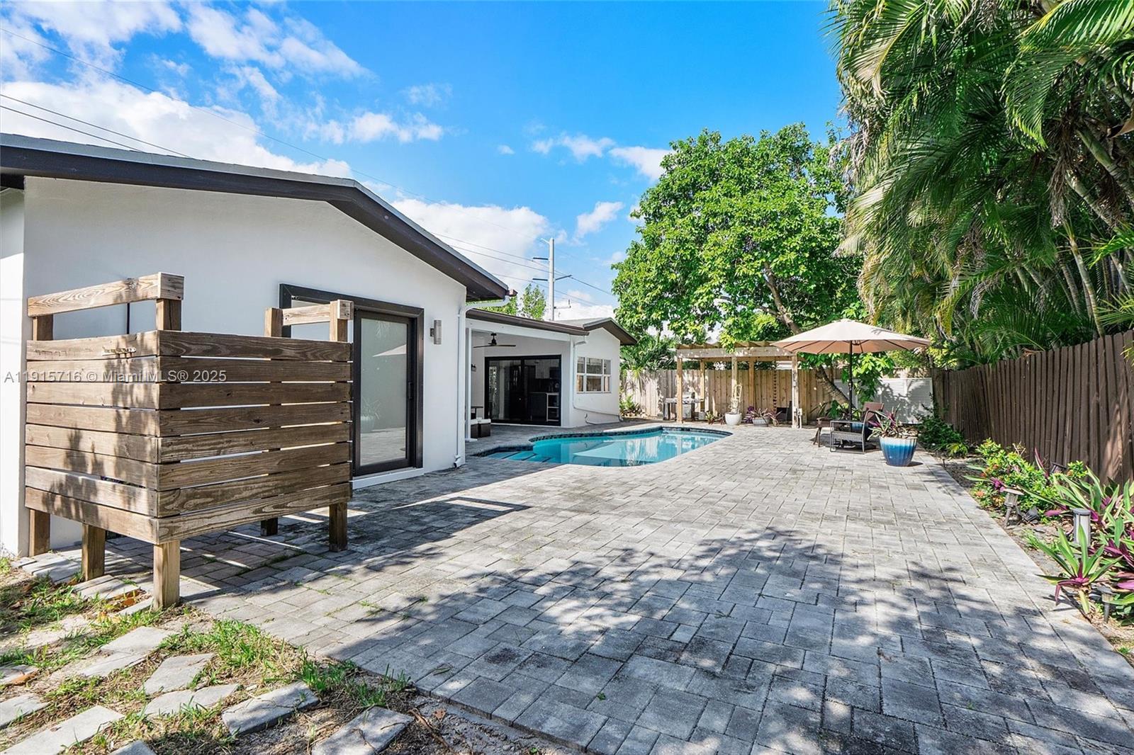 CORAL HIGHLANDS - Residential