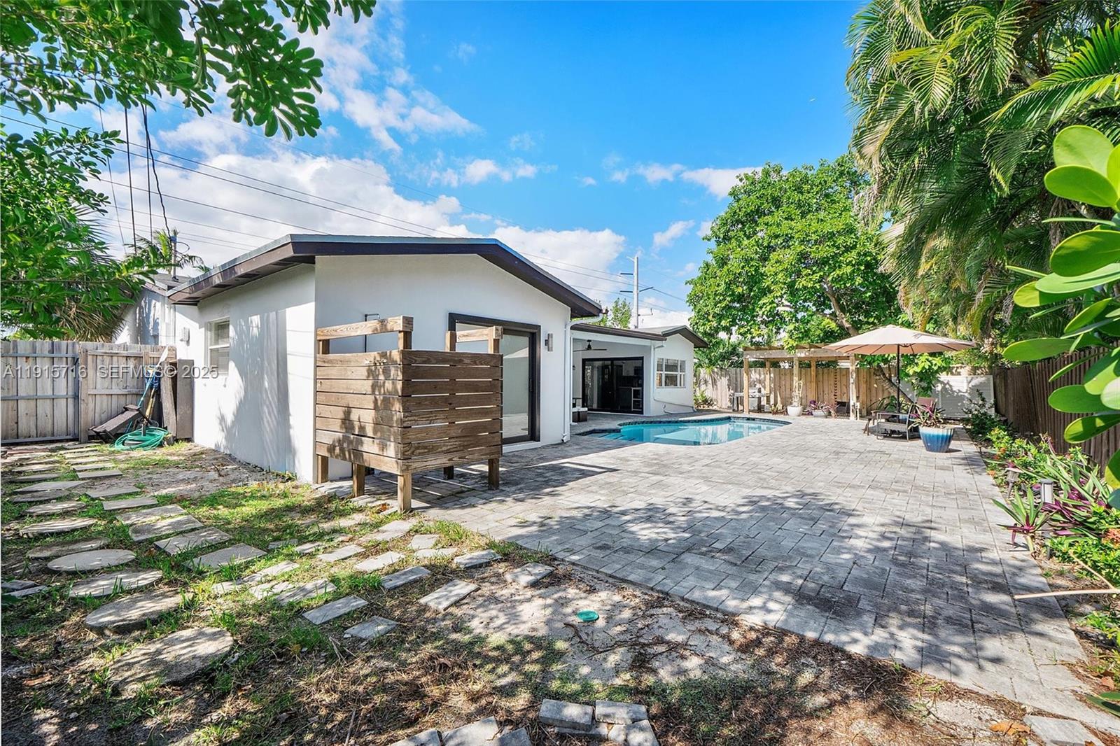 CORAL HIGHLANDS - Residential