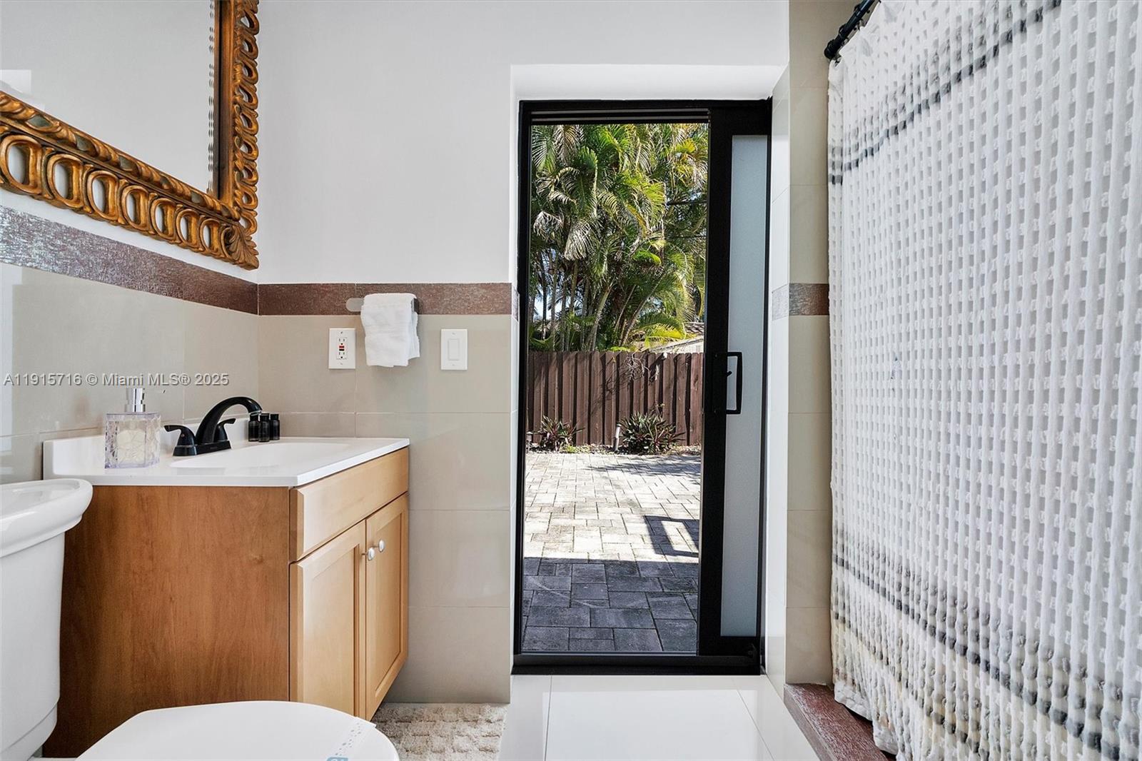 CORAL HIGHLANDS - Residential