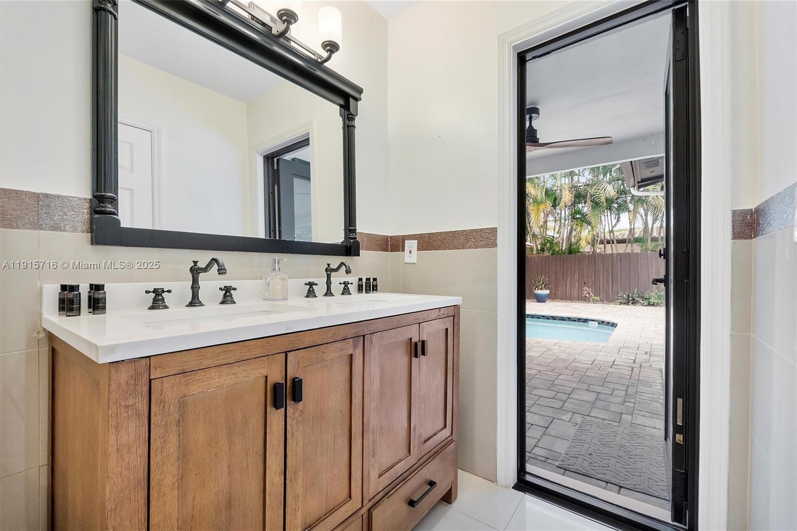 CORAL HIGHLANDS - Residential