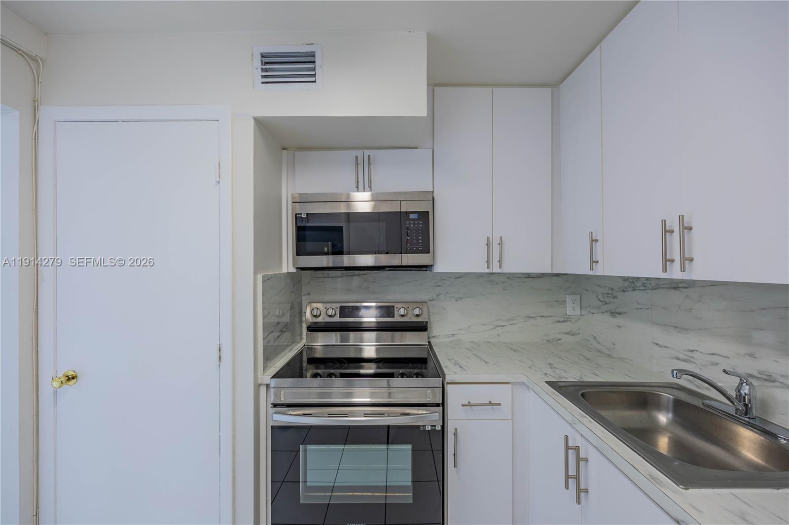 MANORS OF INVERRARY XII - Residential