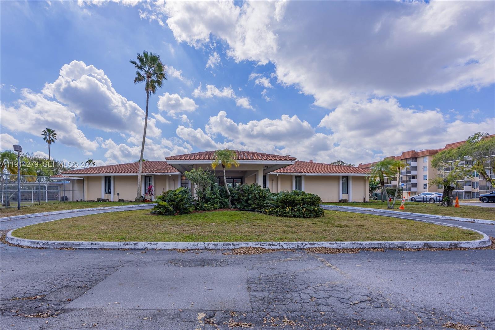 MANORS OF INVERRARY XII - Residential