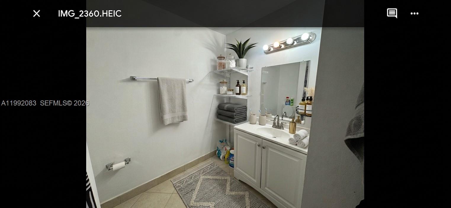 CASTLEWOOD - Residential