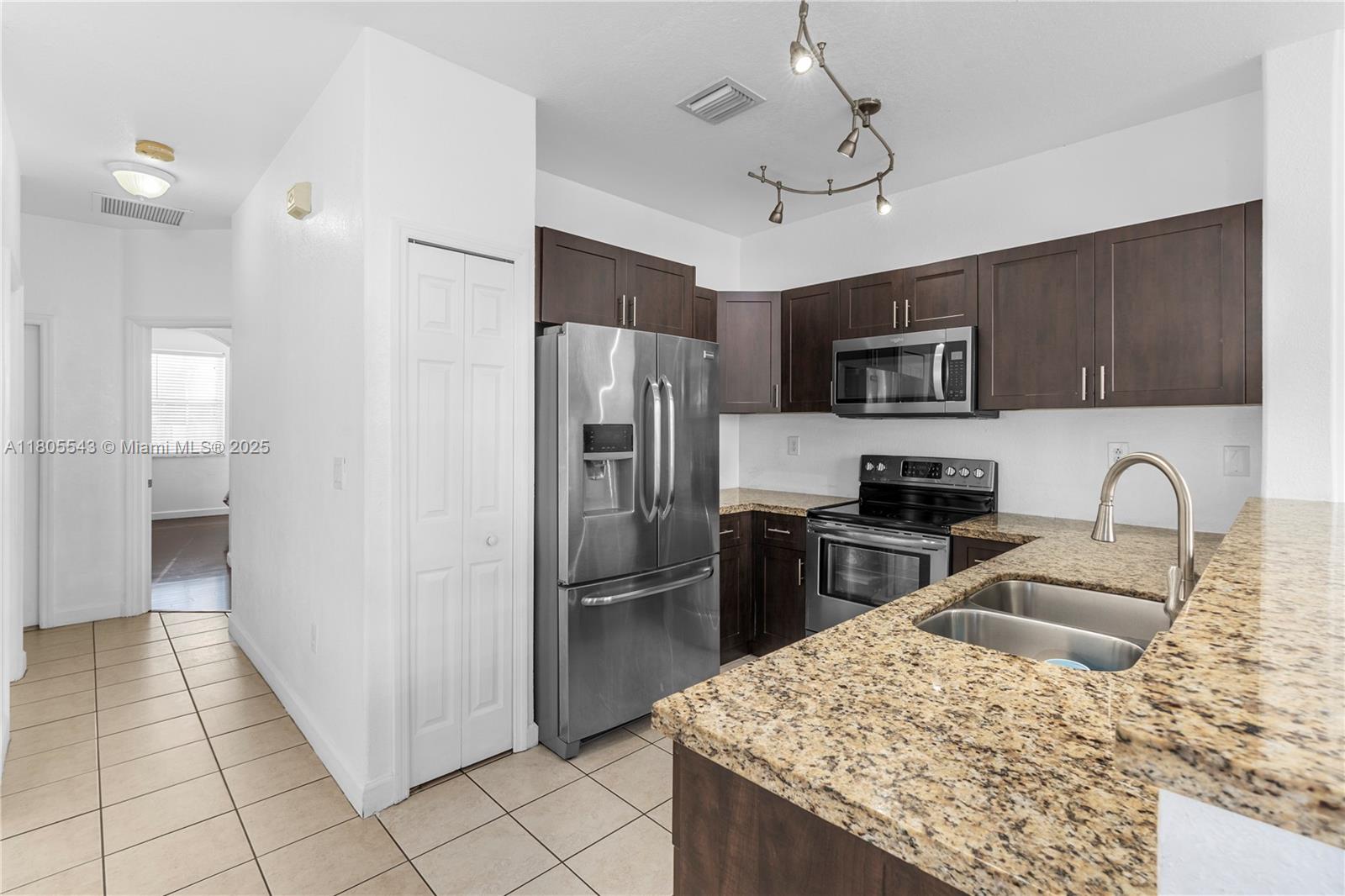 7719 NW 116th Path
