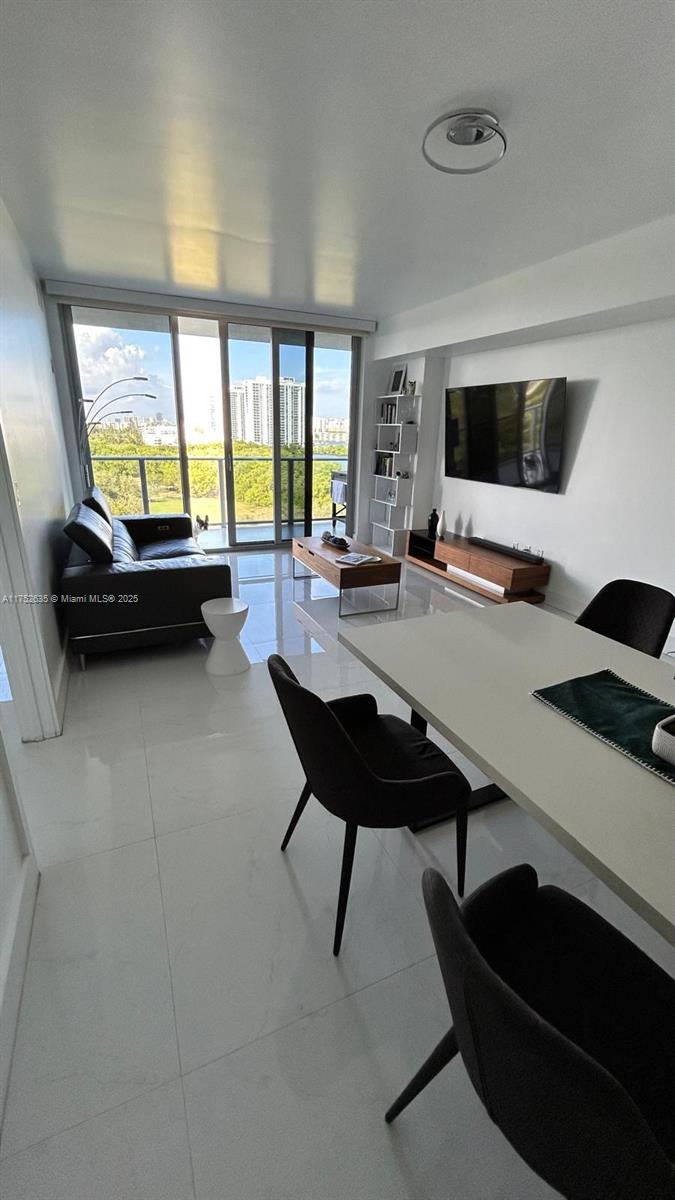 16385 Biscayne Blvd 1002