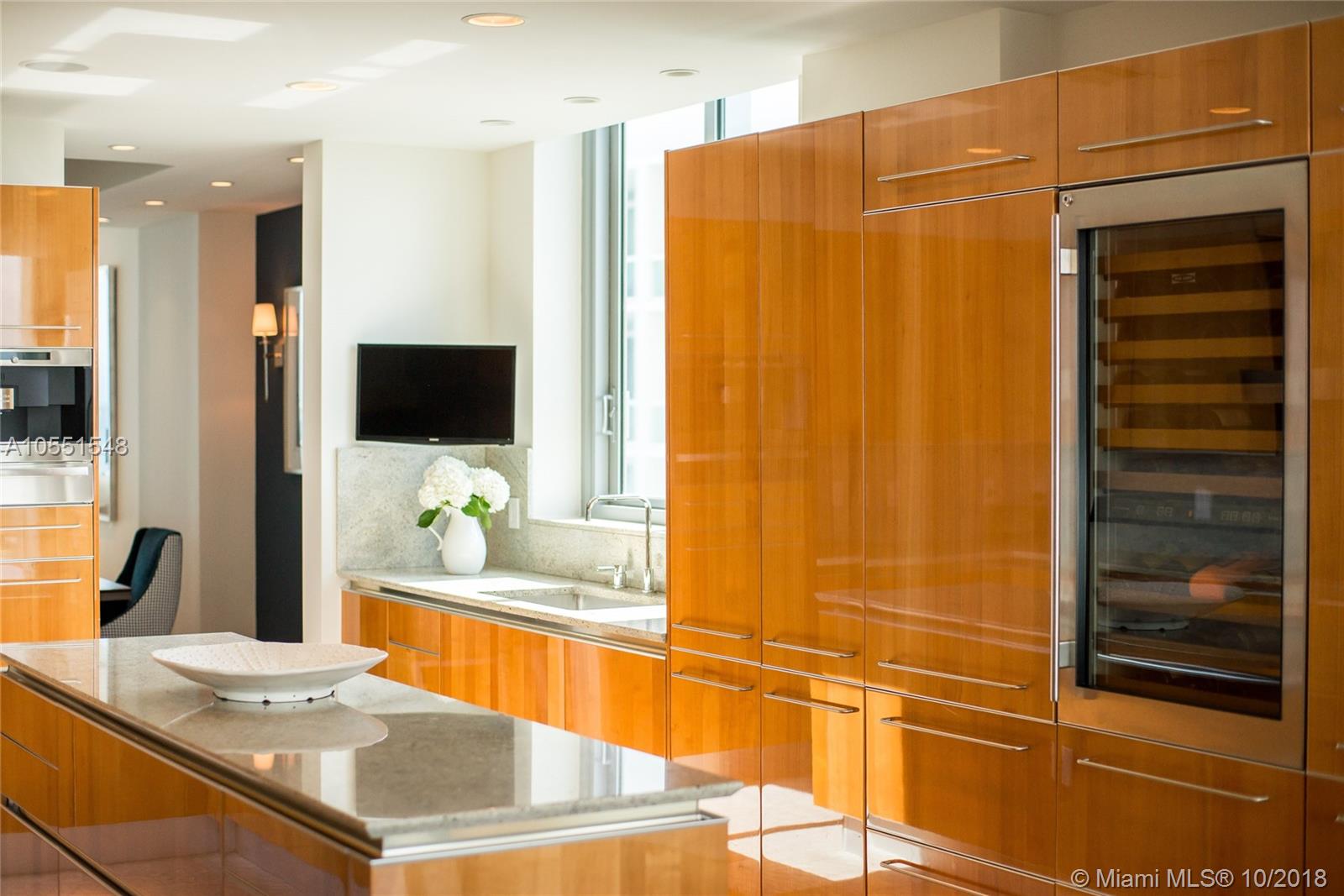 GROVENOR HOUSE CONDO - Residential