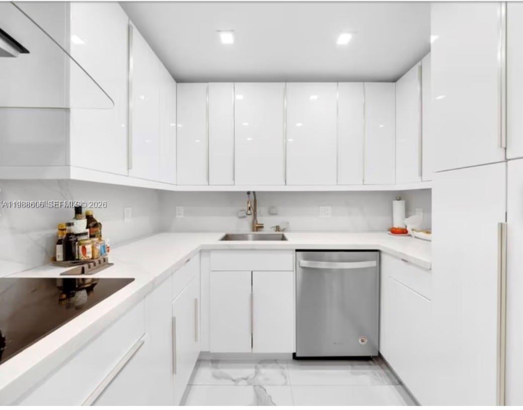 OLYMPUS CONDO PHASE - Residential Lease