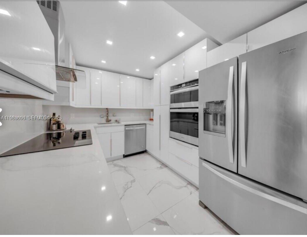 OLYMPUS CONDO PHASE - Residential Lease