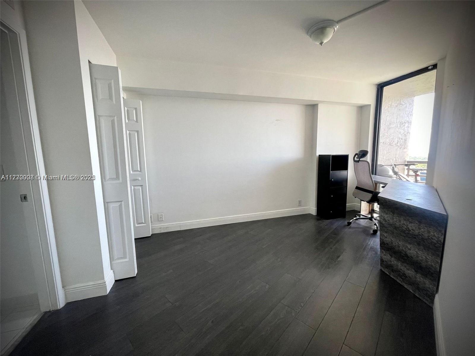 PARC CENTRAL AVENTURA SOU - Residential Lease