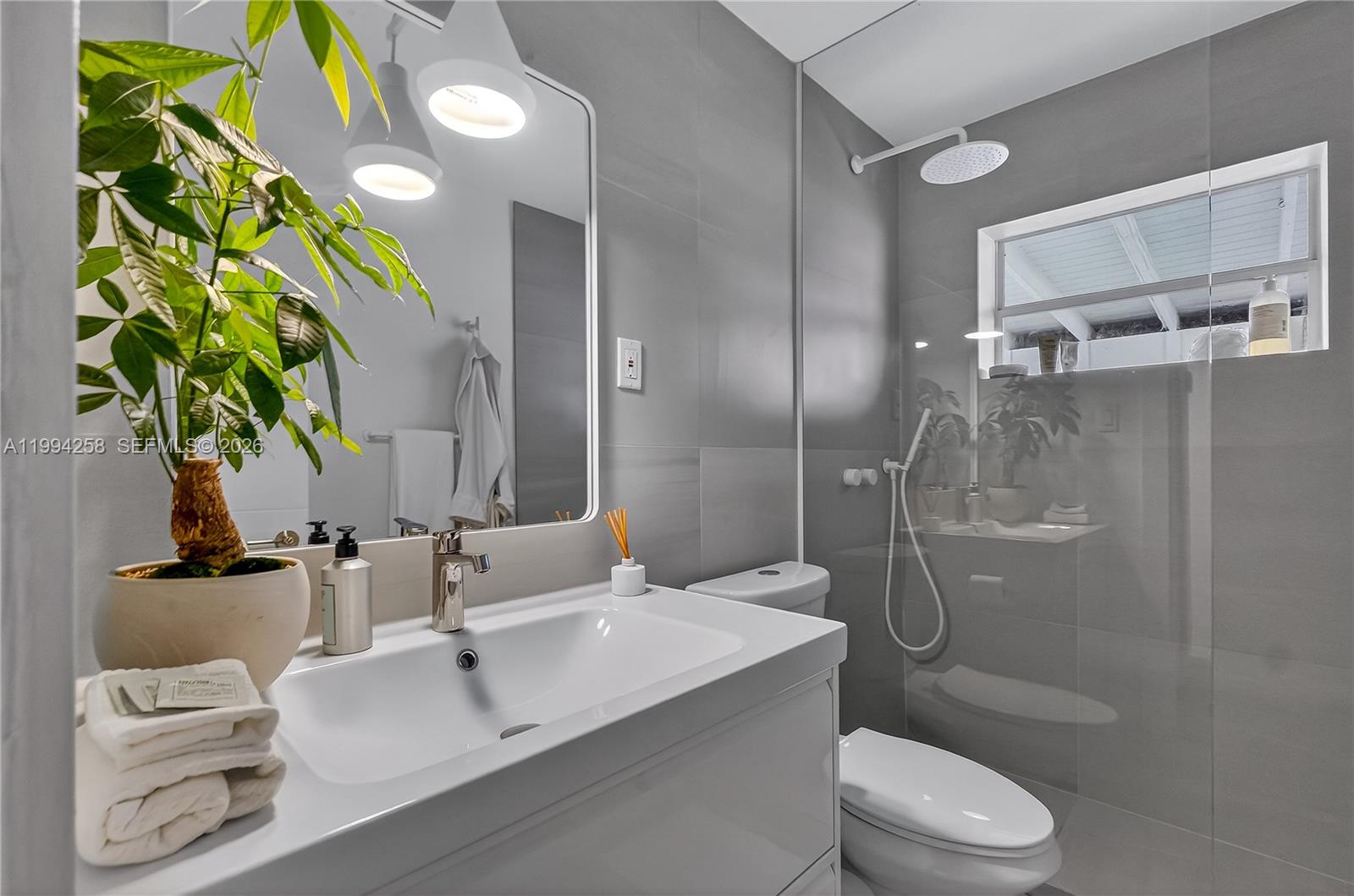 RIVERLAND VILLAGE SEC ONE - Residential Lease