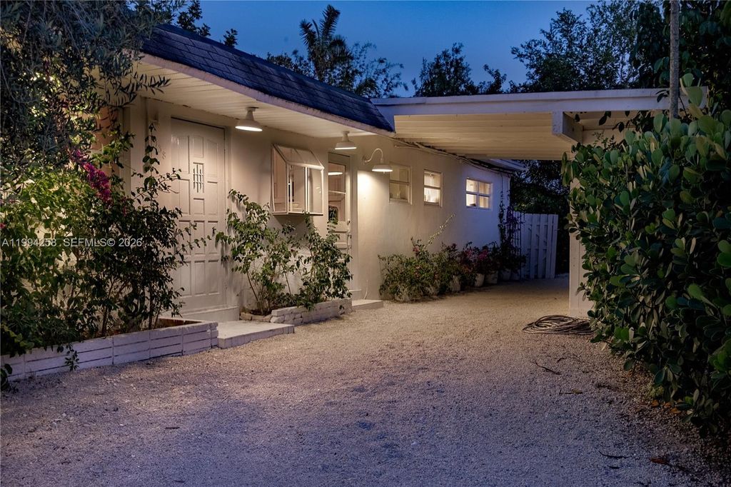 Photo of 3138 SW 15th St, Fort Lauderdale, FL 33312 (MLS # A11994258)