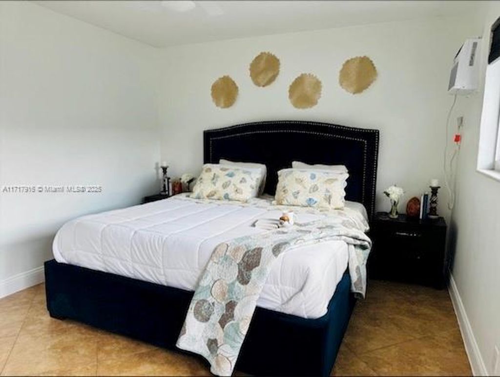 Photo of 2756 NE 32nd St #3, Fort Lauderdale, FL 33306 (MLS # A11717916)