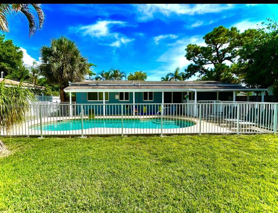 2233 SE 13th St 2233