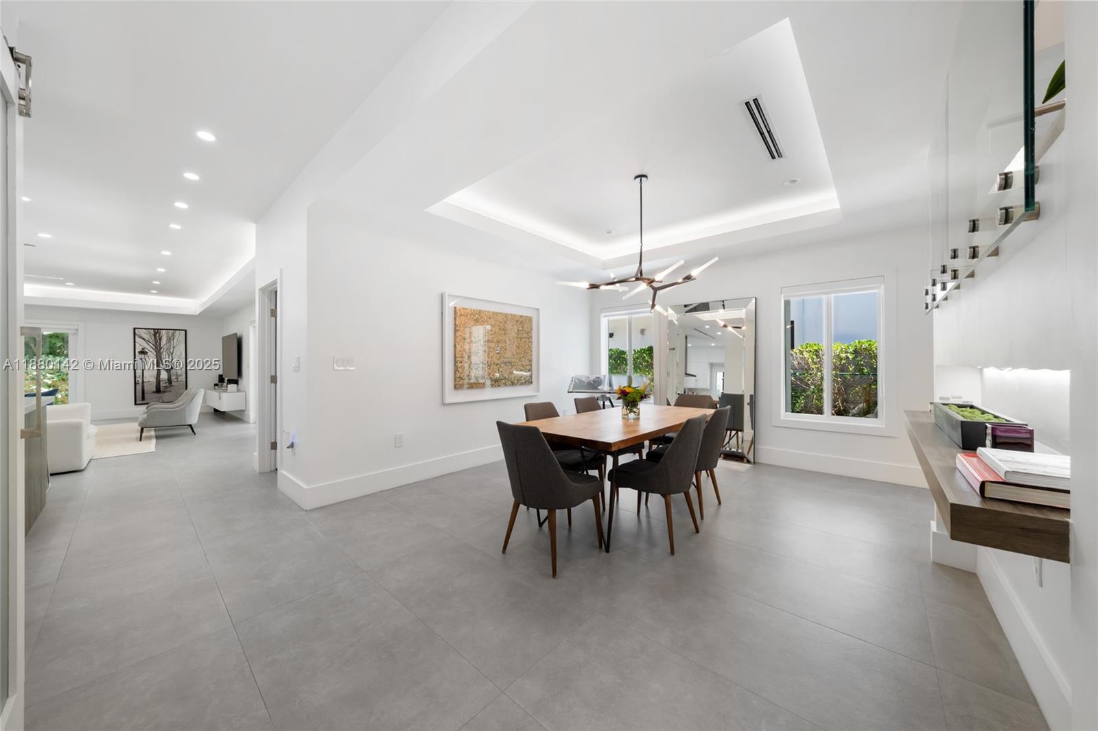 COCONUT GROVE MANOR - Residential