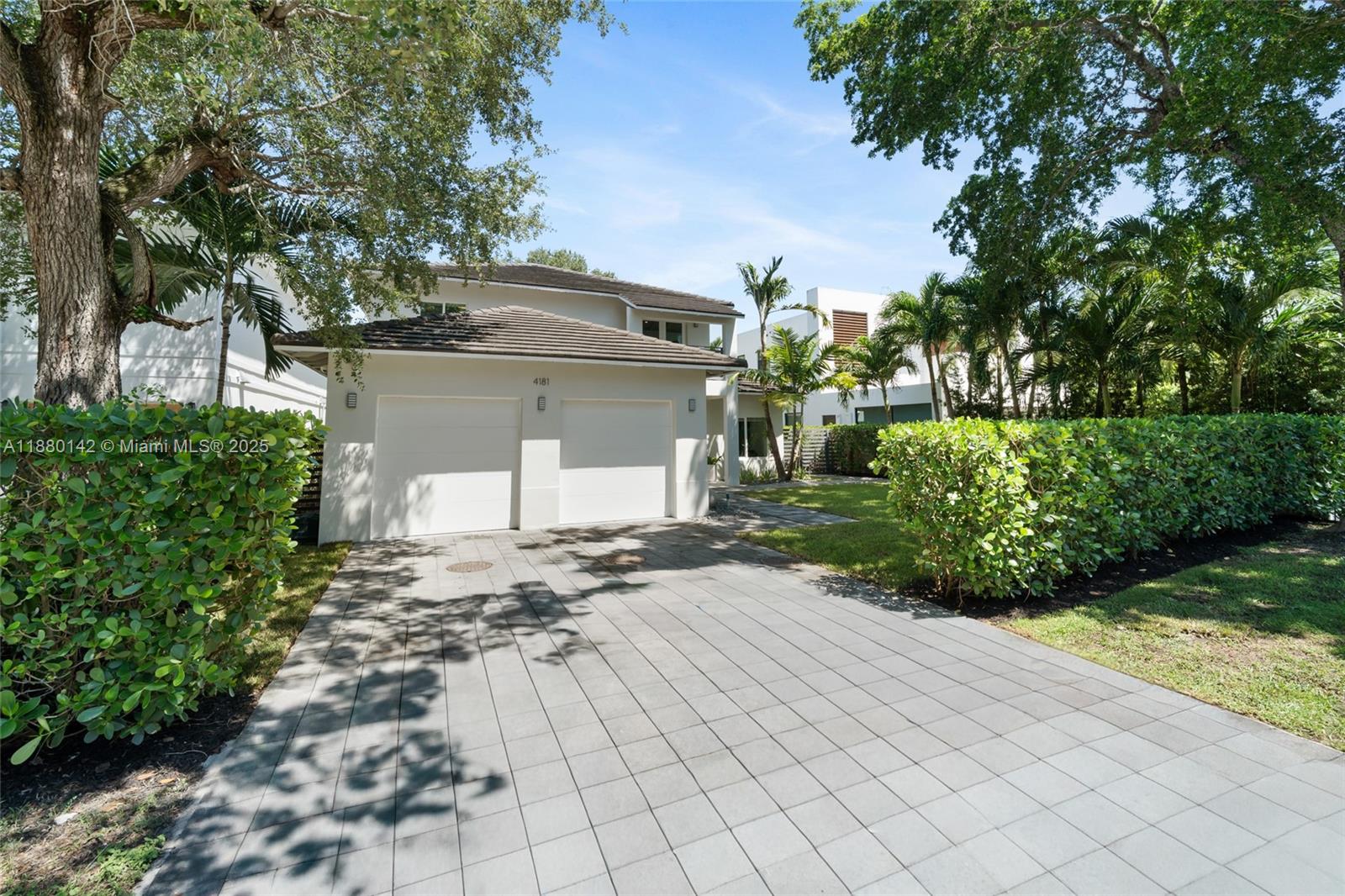 COCONUT GROVE MANOR - Residential