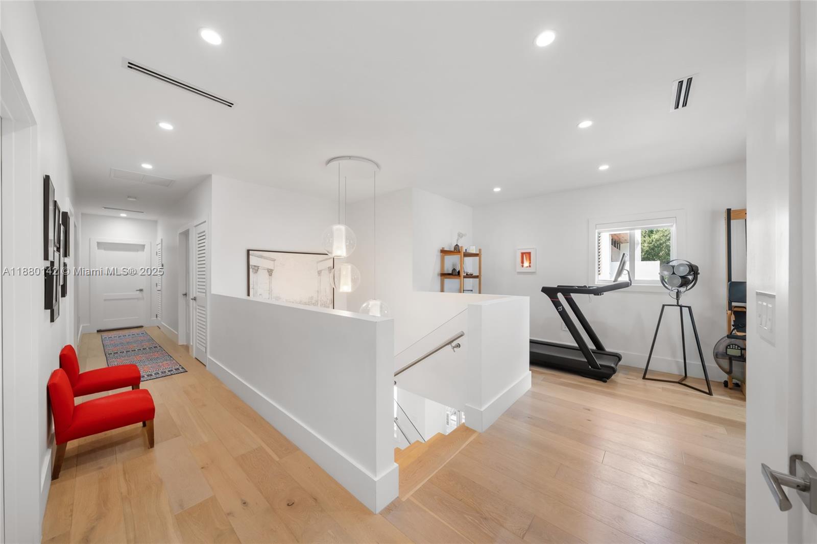 COCONUT GROVE MANOR - Residential