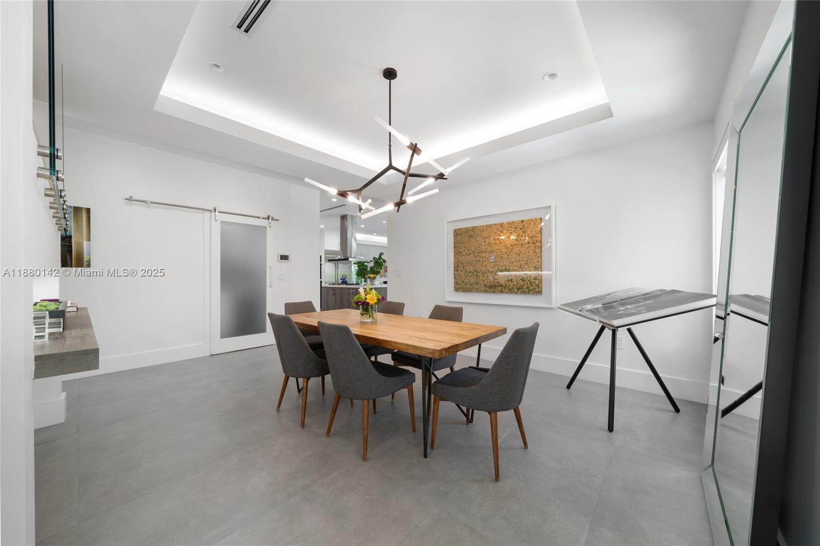 COCONUT GROVE MANOR - Residential