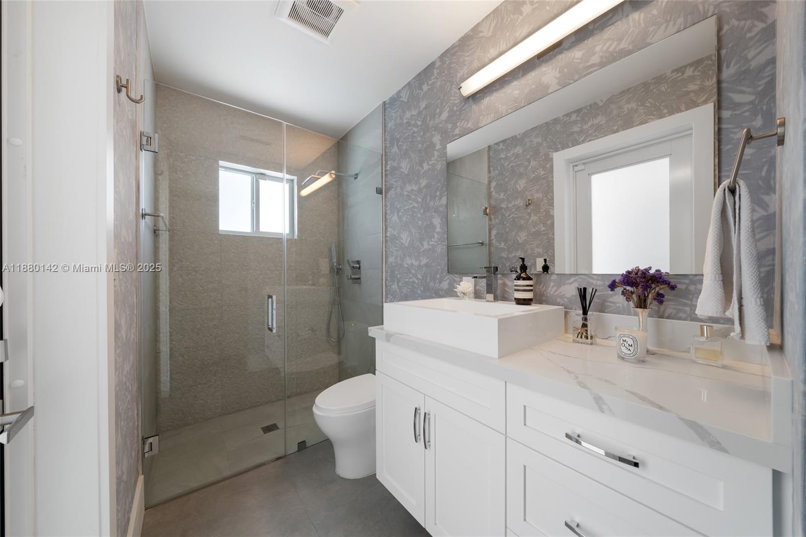 COCONUT GROVE MANOR - Residential