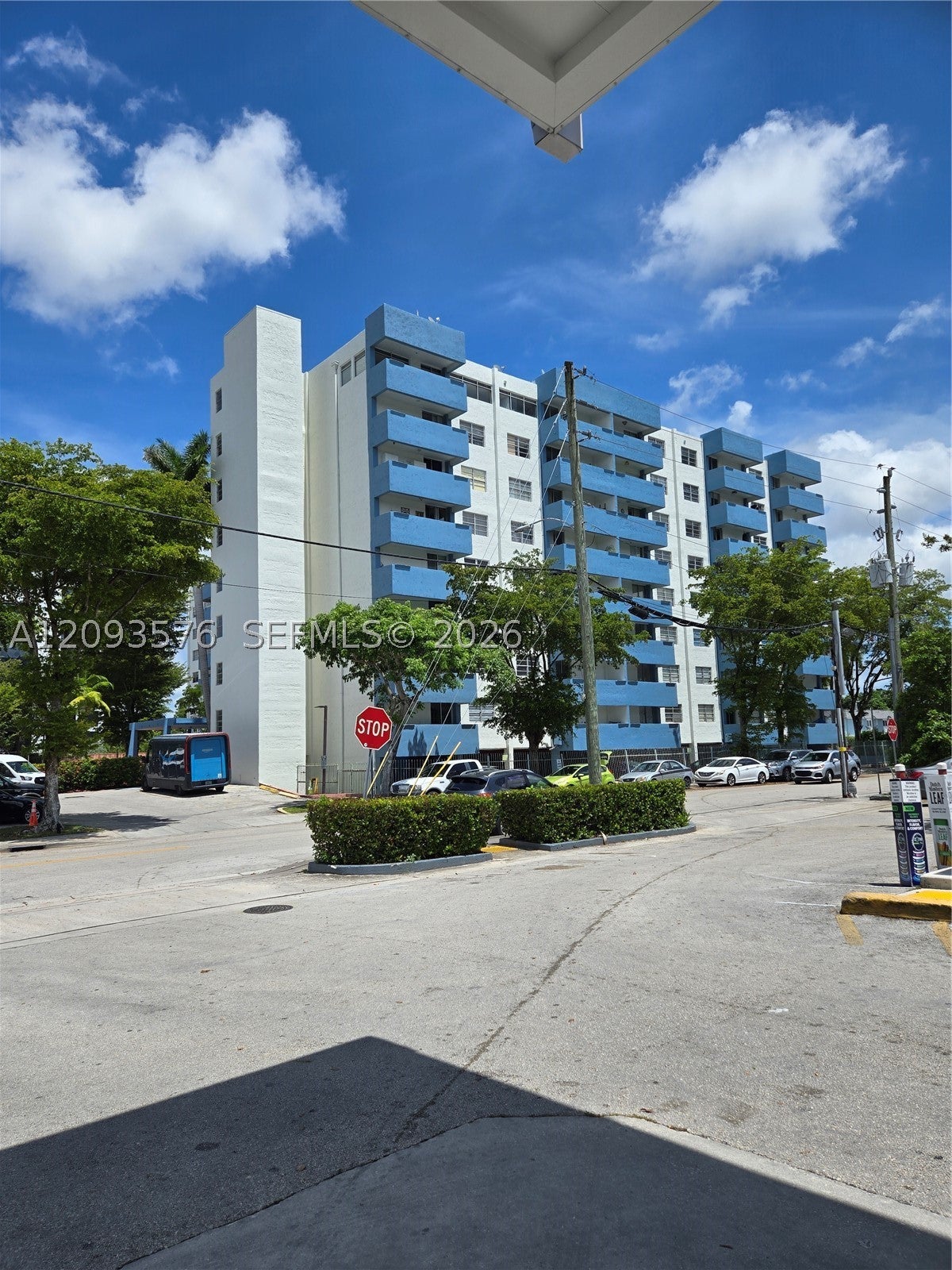 5050 NW 7th St 709, Miami FL 33126