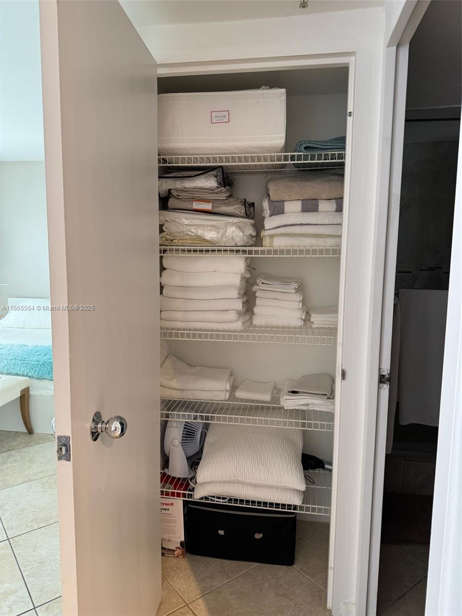 CARLISLE ON THE OCEAN CON - Residential Lease