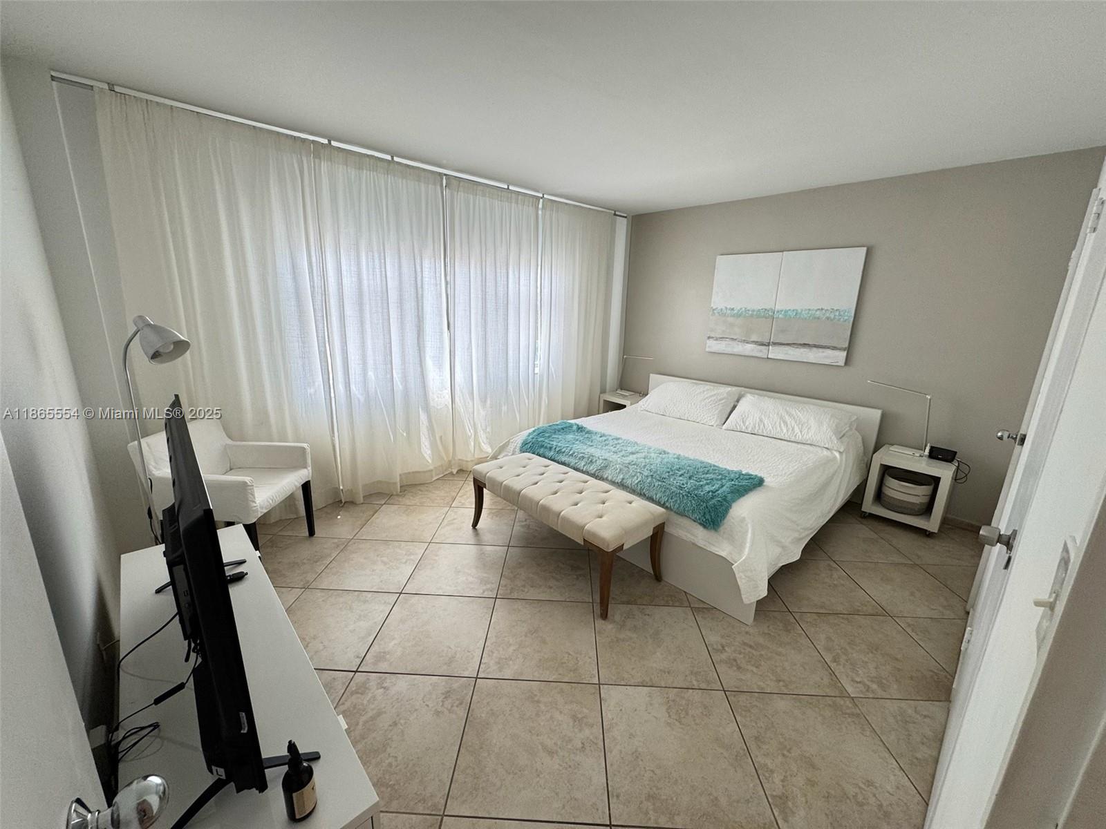 CARLISLE ON THE OCEAN CON - Residential Lease