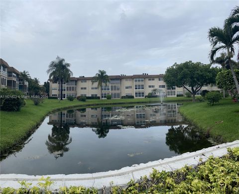 A home in Lauderdale Lakes