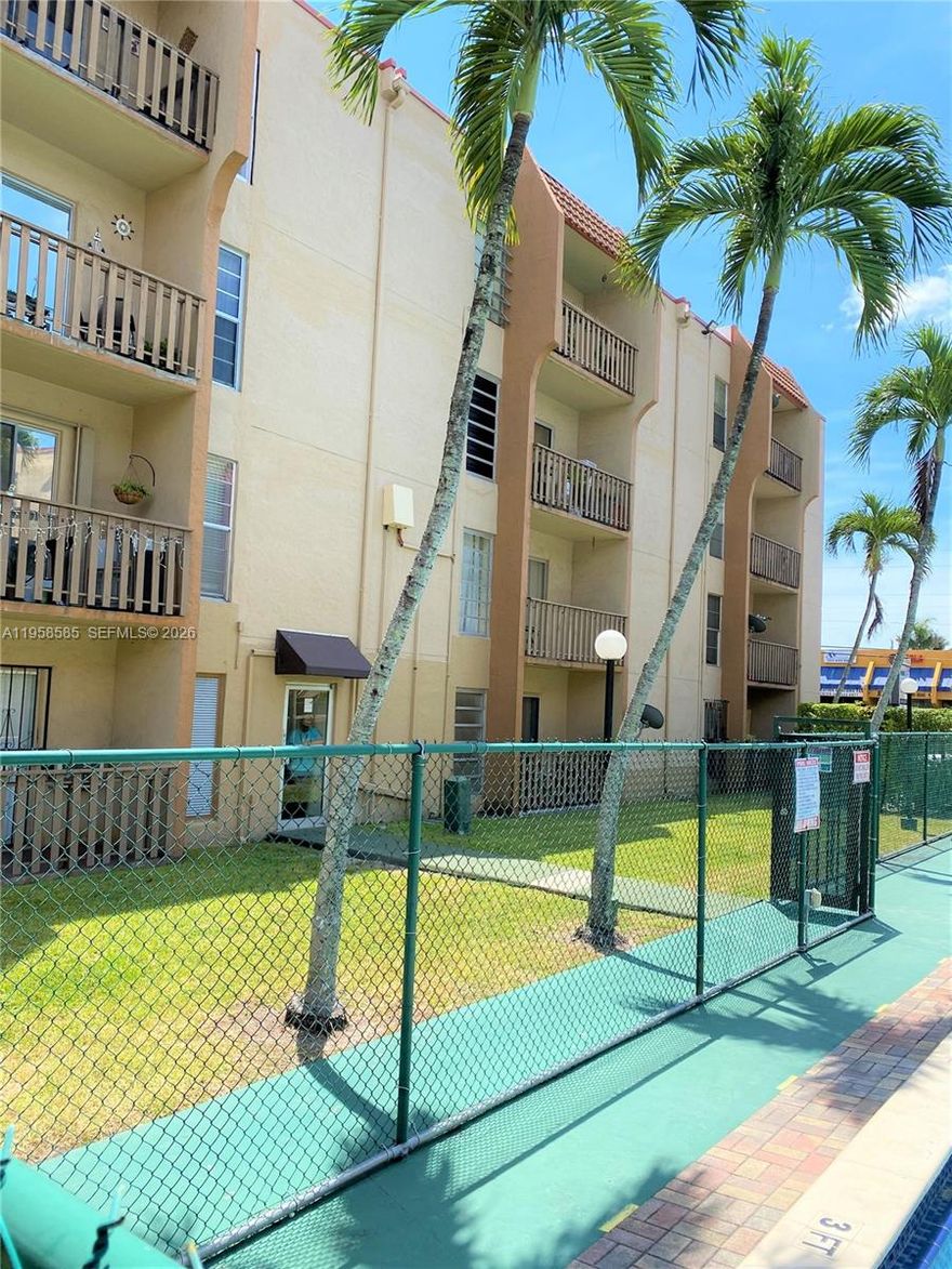 Spacious and bright 2-bedroom, 2-bathroom apartment located in the heart of Miami. This well-maintained residence offers abundant natural light, tile flooring throughout, and a functional layout designed for comfort and convenience. Features include a generous walk-in closet, one bathroom with a shower, and the other with a bathtub, and a private balcony perfect for relaxing. The building offers secure entry, an elevator, and a refreshing swimming pool. The unit includes one assigned parking space and ample visitor parking. Ideally located near mini-markets, shopping plazas, supermarkets, Miami City Casino, Miami International Airport, the stadium, and a wide variety of restaurants. With no rental waiting period, this property is an excellent opportunity for investors seeking immediate income and for future homeowners seeking comfort, security, and accessibility.