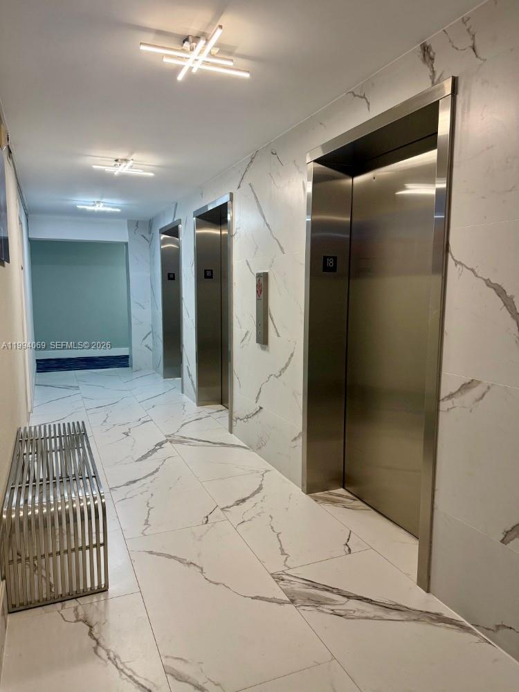 LA MER ESTATES EAST CONDO - Residential Lease