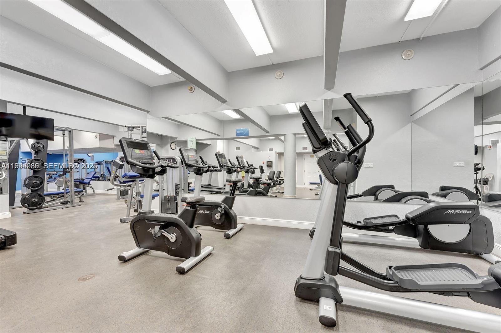 LA MER ESTATES EAST CONDO - Residential Lease