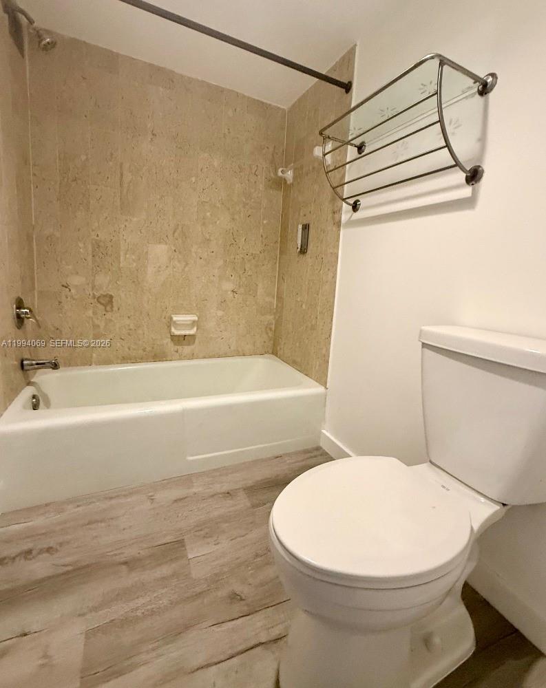 LA MER ESTATES EAST CONDO - Residential Lease