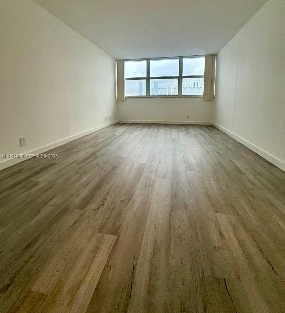 LA MER ESTATES EAST CONDO - Residential Lease