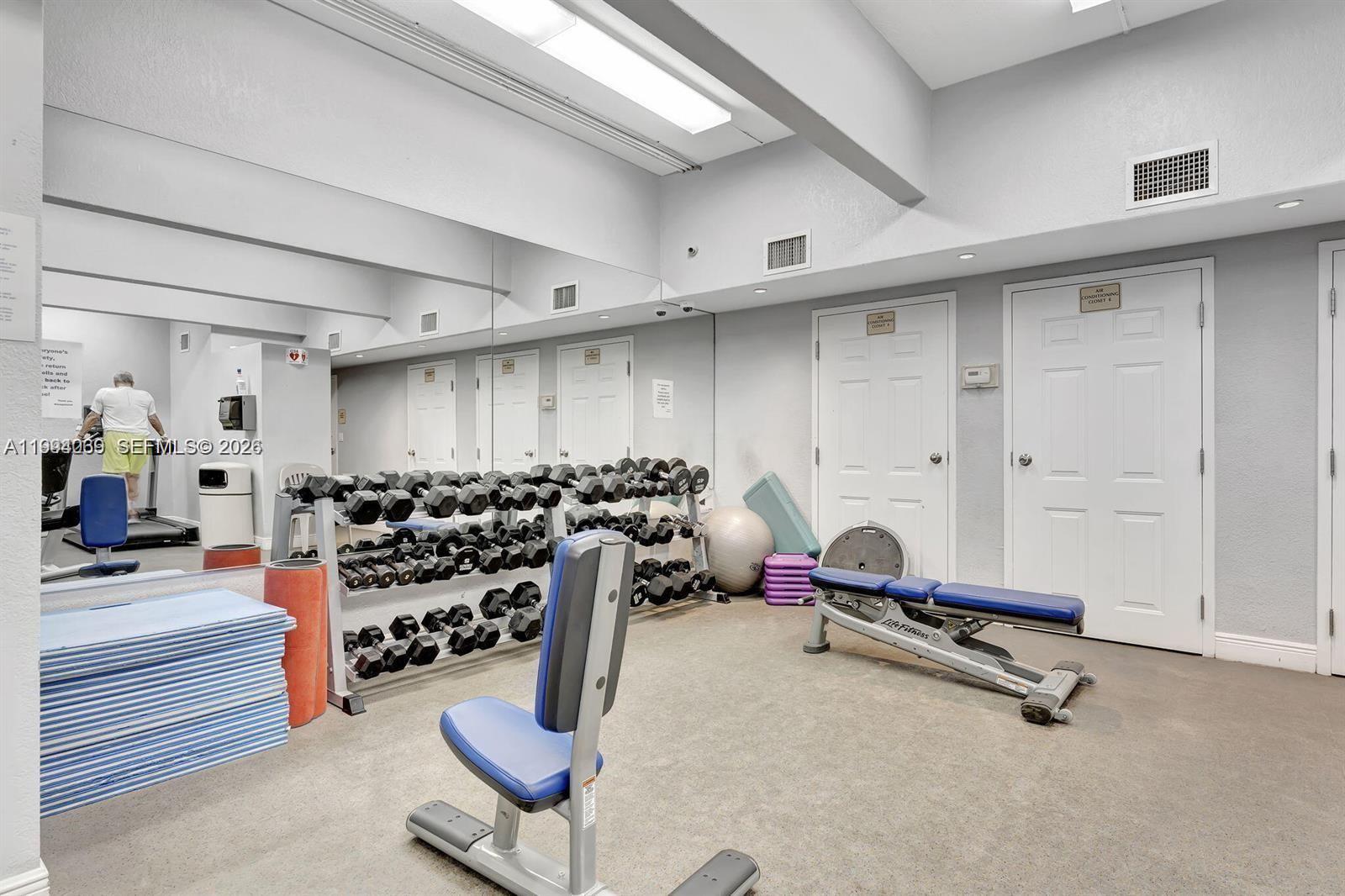 LA MER ESTATES EAST CONDO - Residential Lease