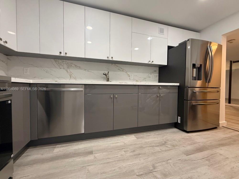 LA MER ESTATES EAST CONDO - Residential Lease