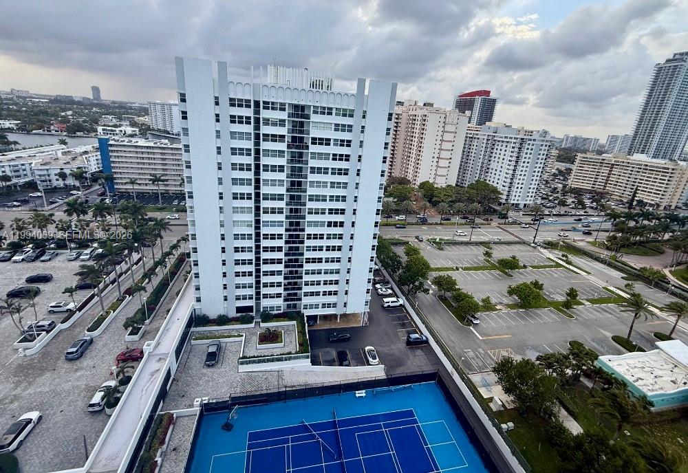 LA MER ESTATES EAST CONDO - Residential Lease