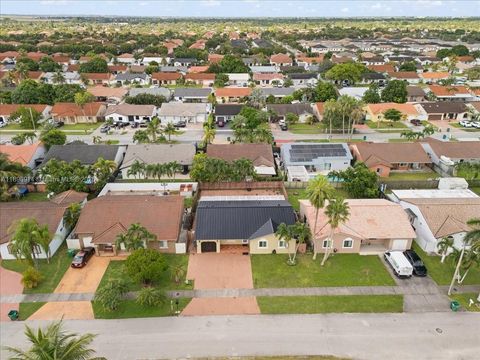 15327 SW 179th Ter Miami FL 33187