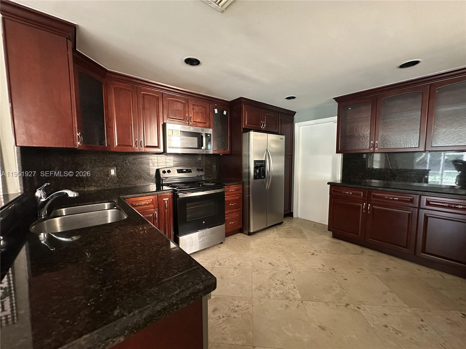 SECTORS 3 & 4 BOUNDARY PL - Residential Lease