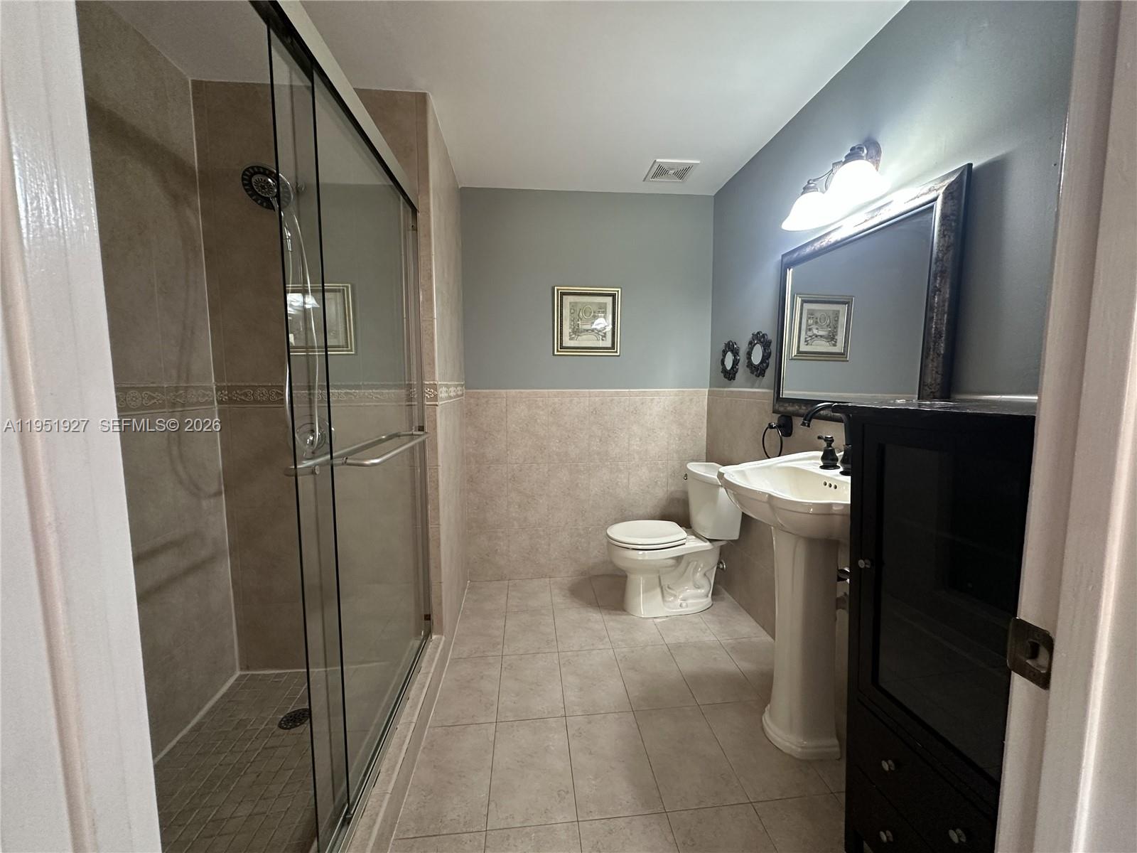 SECTORS 3 & 4 BOUNDARY PL - Residential Lease