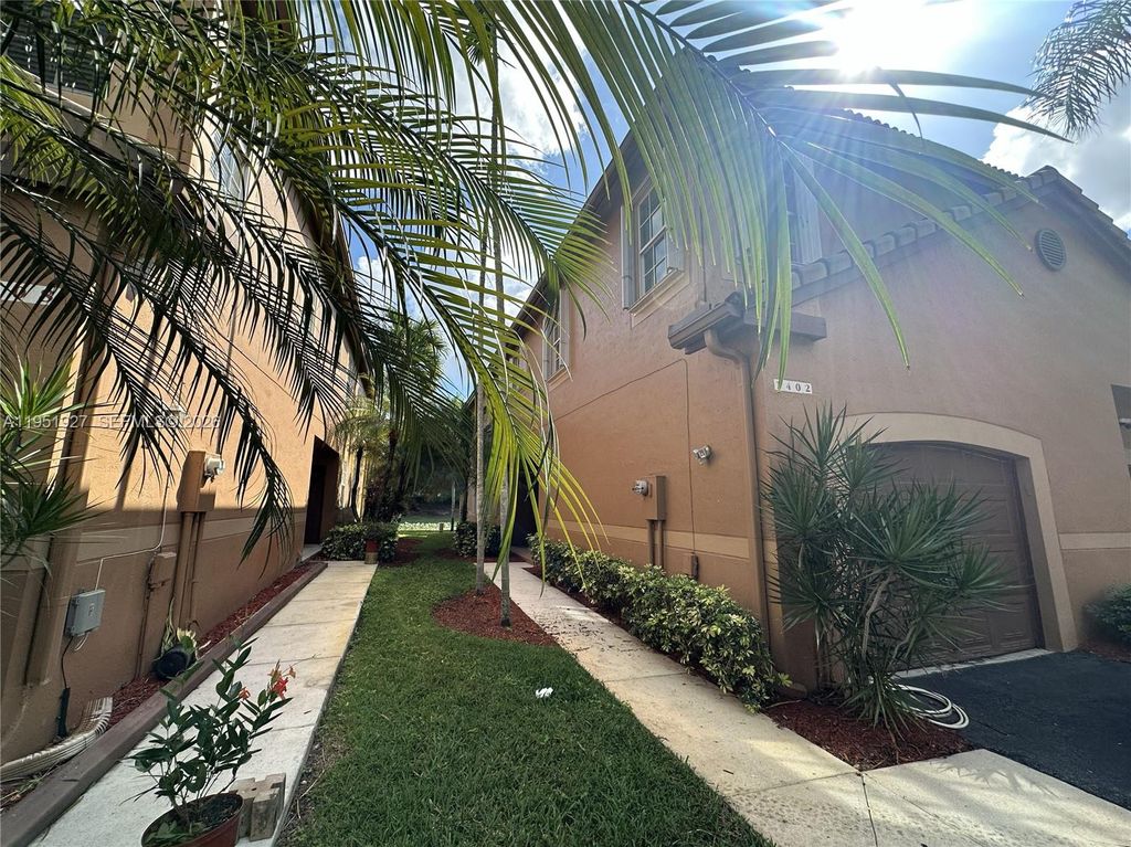Photo of 1402 Veracruz Ln, Weston, FL 33327 (MLS # A11951927)