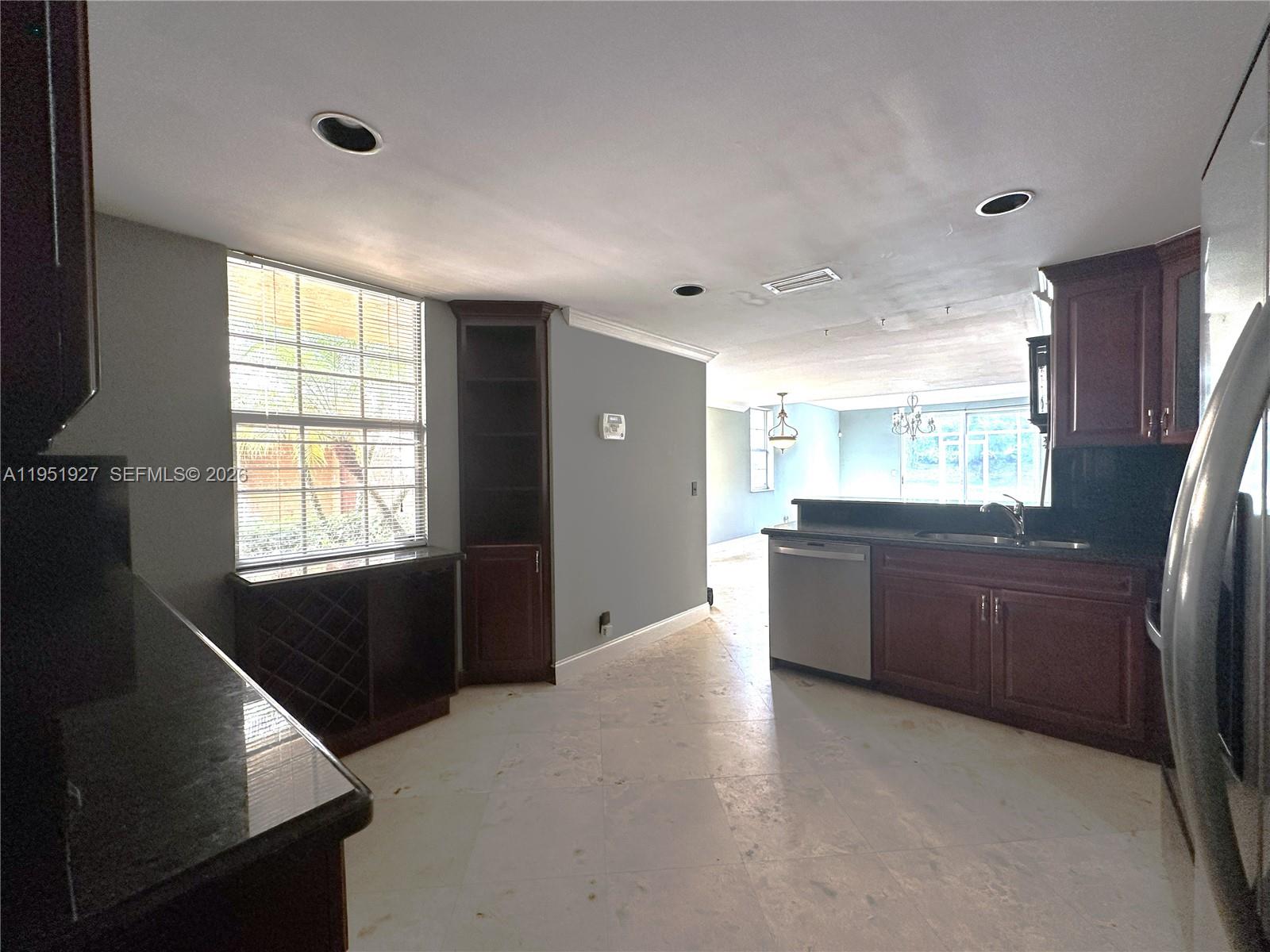 SECTORS 3 & 4 BOUNDARY PL - Residential Lease