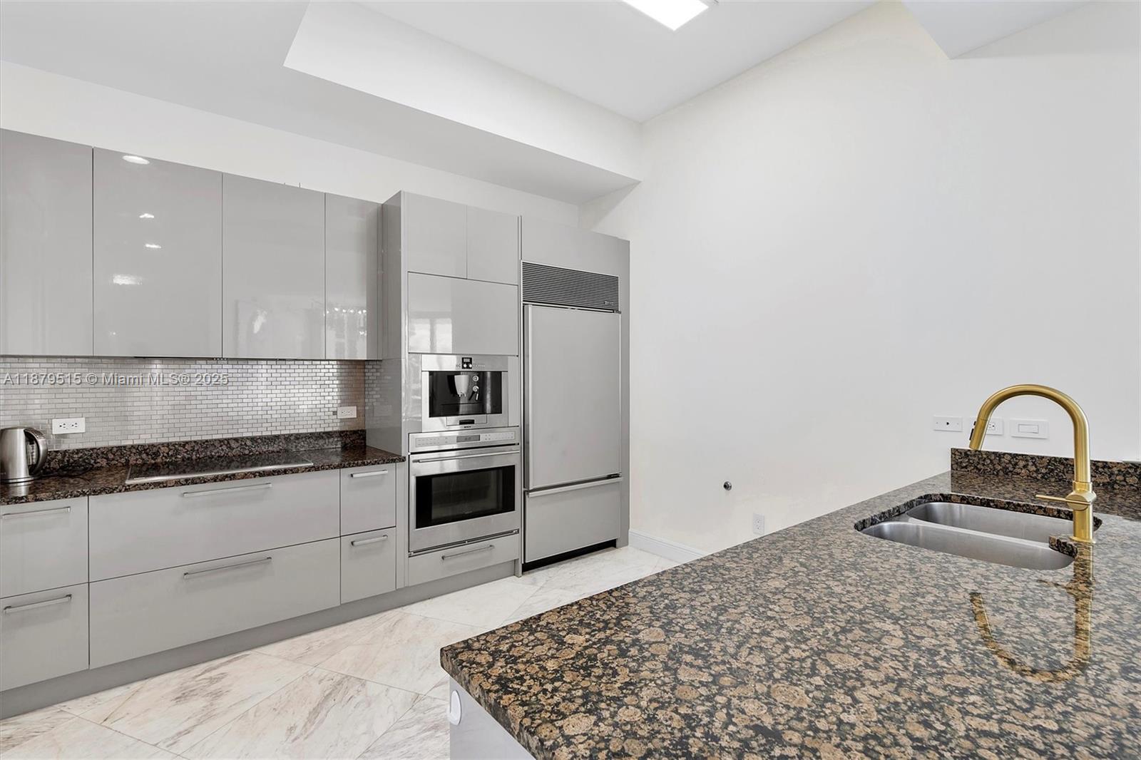 TDR TOWER I CONDO - Residential Lease